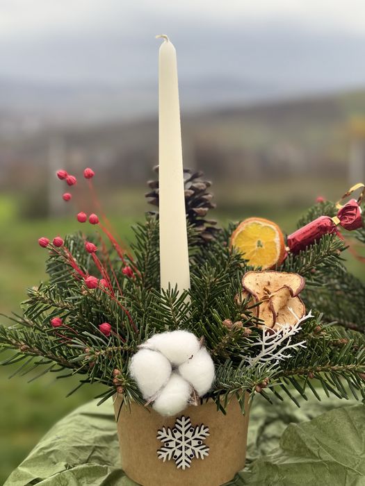 Aranjament Crăciun cu lumânare + coronițe pin natural