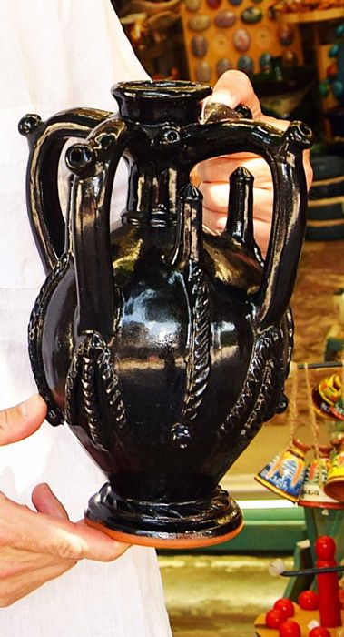 Стомни,  кани, крондири, бъклици, дяволска стомна, битова керамика