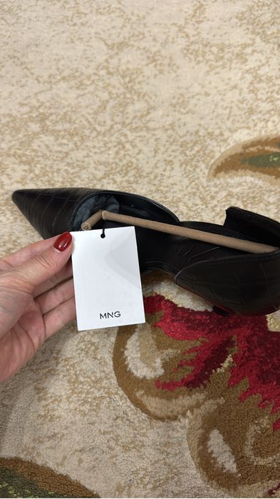 Продам новые туфли Mango