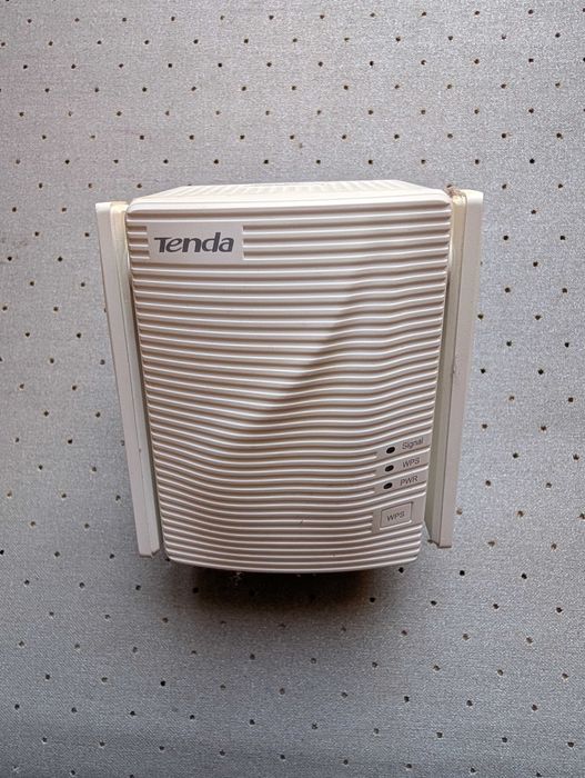 WiFi удължител на обхвата - Tenda A18 AC1200 Range Extender