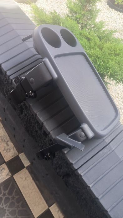 Столик на Delica