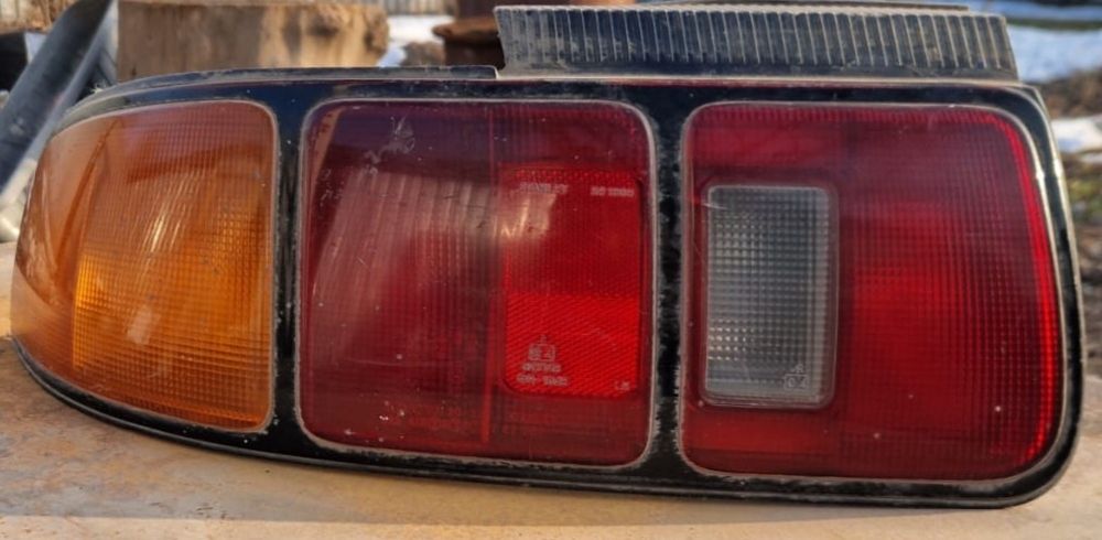 Продам фары на Тойота  celica