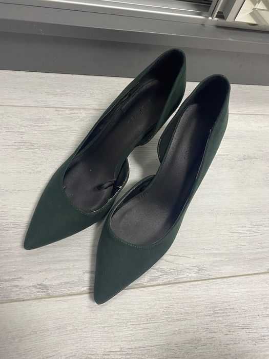 Остри обувки Reserved