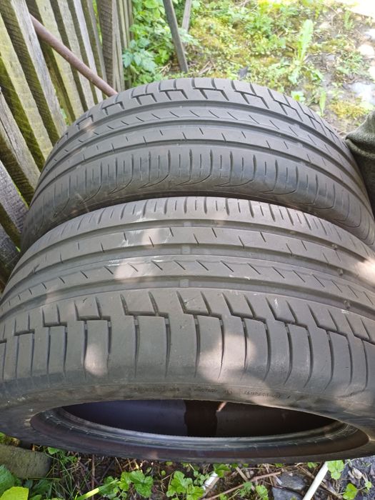 Vand 2 anvelope de vara 225 50 r17 CONTINENTAL foarte bune