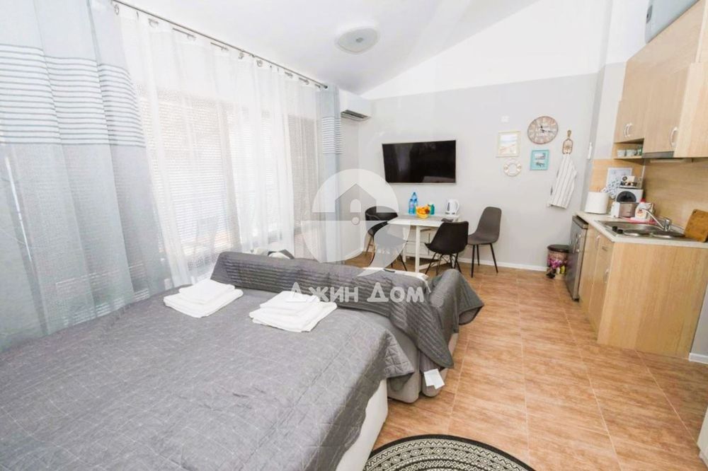 Продава се Къща в Созопол - 333 кв.м за 1682 €/кв.м - Снимка #2
