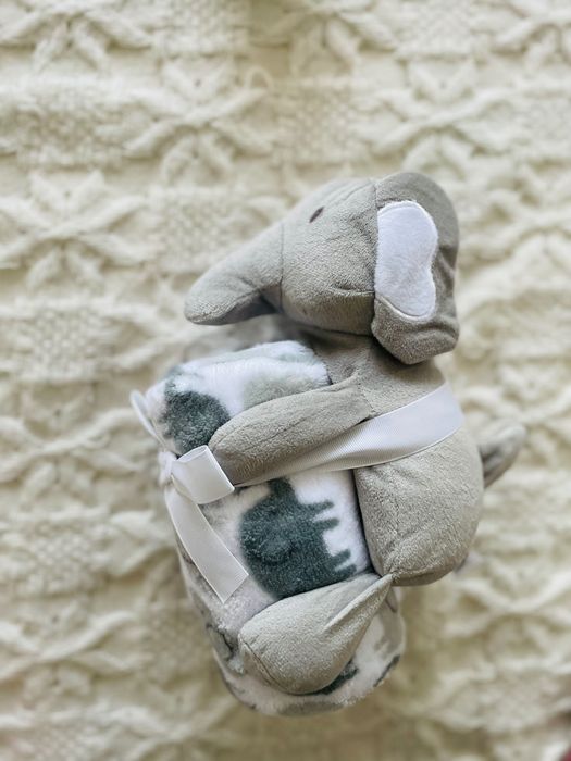 Чисто нови бебешки дрешки и аксесоари