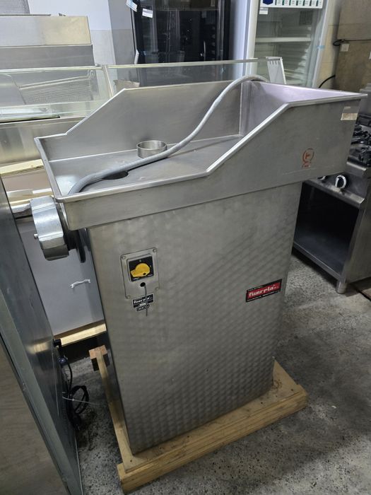 Хладилна маса  3врати,с гранит 2700лв