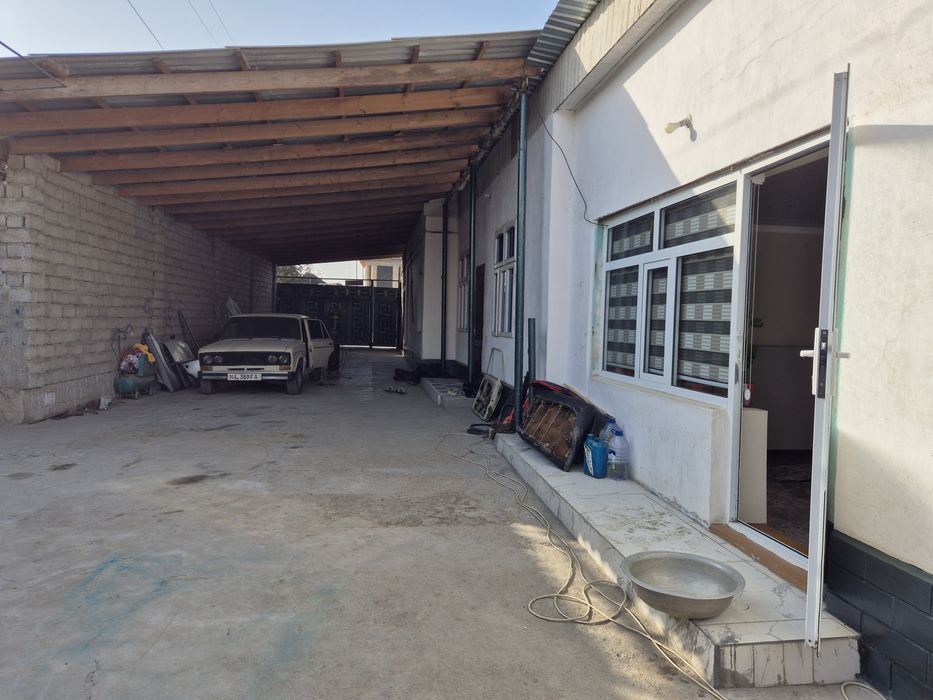 Sirdaryo shahar markaziy kochasida 5 sotx uy sotiladi