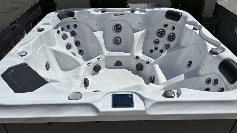 Jacuzzi artesian CRISTEC spas jacuzzi