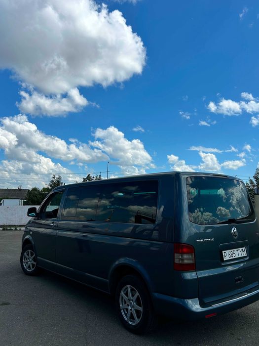 Volkswagen Caravella T5