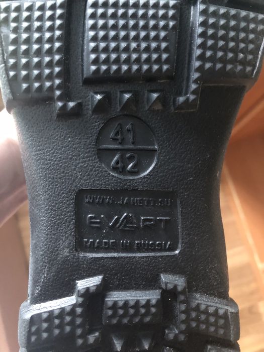 Продам ботинки