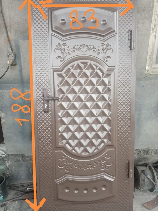 Металлическая дверь