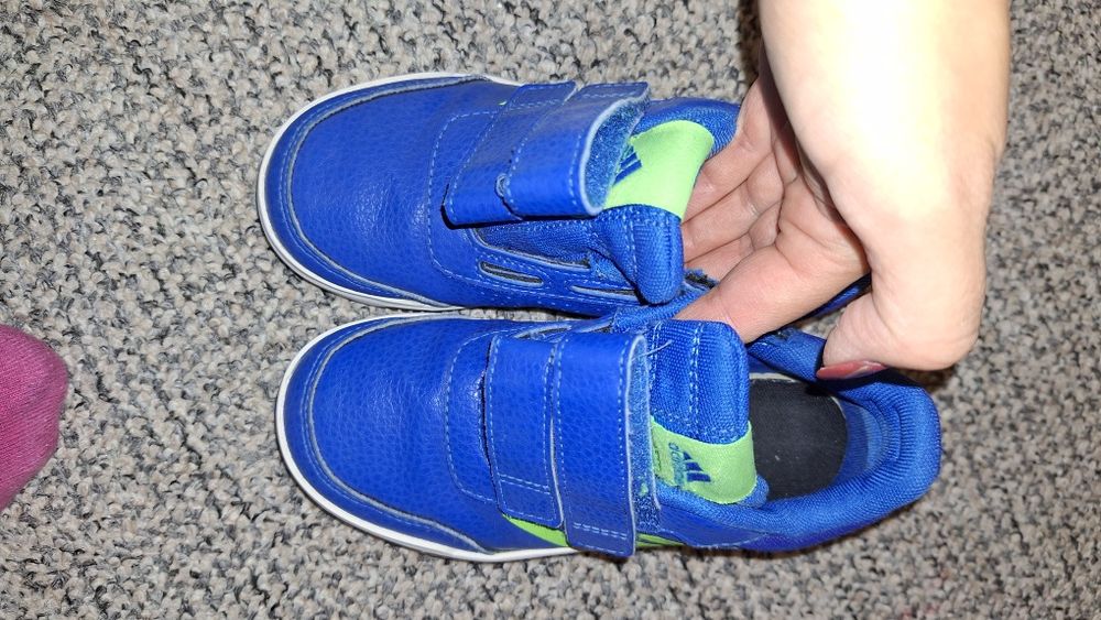 Adidasi sport copii