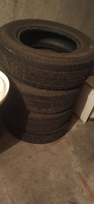 Продавам 4 гуми COMPETUS 205/70R 15