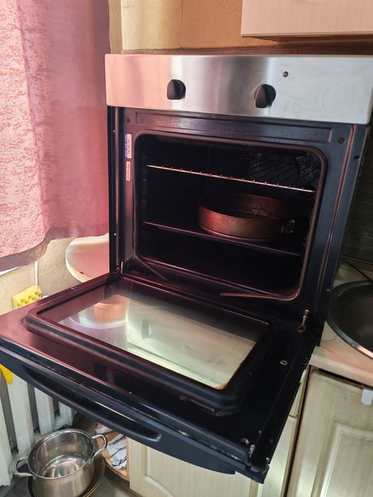 Продается духовой шкаф