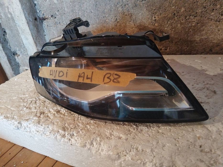 Оригинален фар за Audi A4 b8