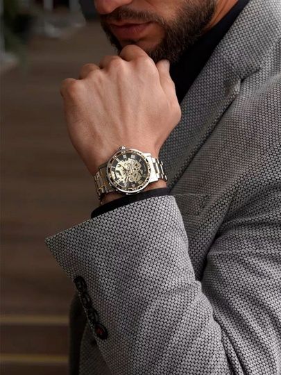 Mexanik soatlar sotiladi