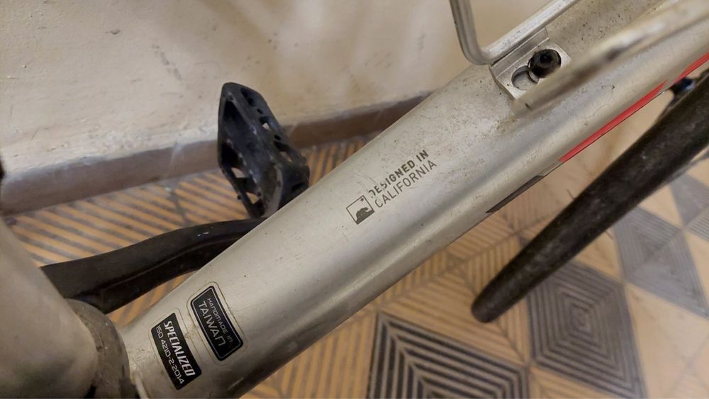 Продавам велосипед Specialized Sirrus Elite 2016