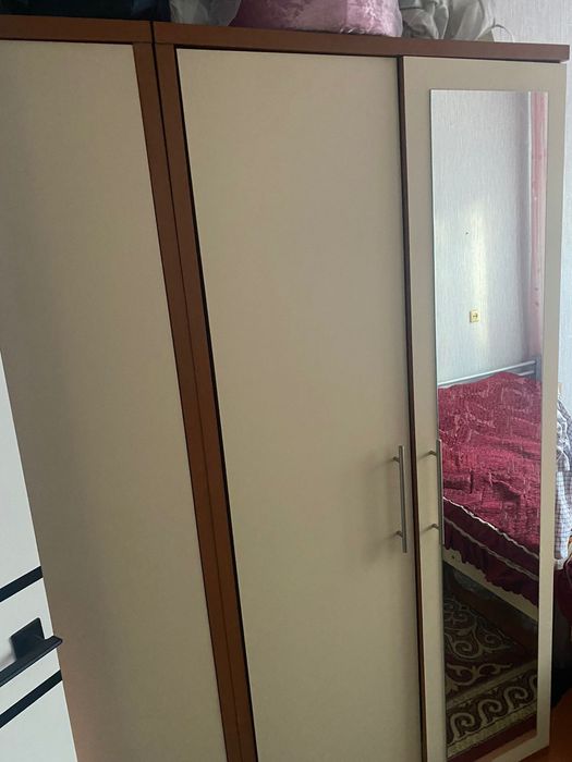 Продам спальный гарнитур