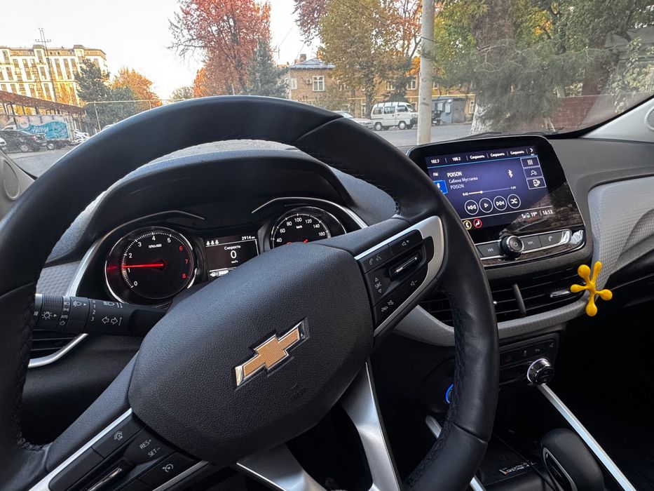 Chevrolet Onix primer 2 turbo последняя позиция 2025 года