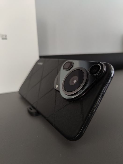 Vând Huawei Pura 70 Ultra, garanție încă un an.