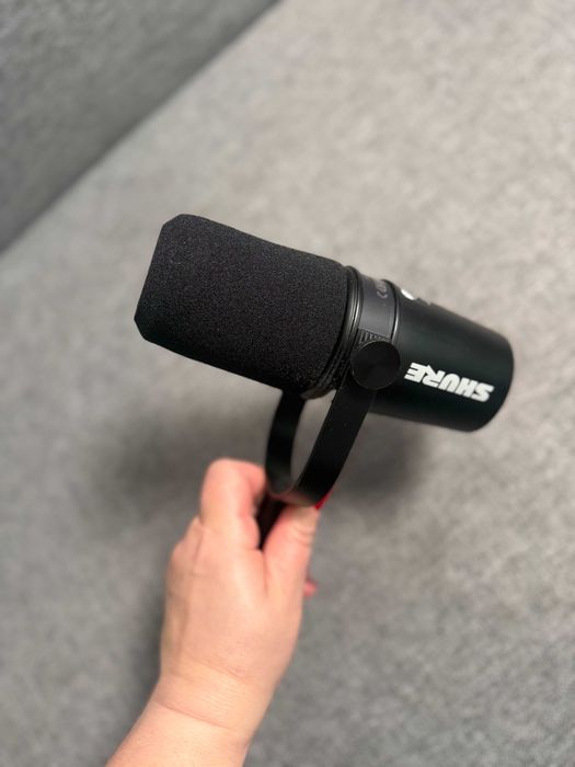 Shure MV7 микрофон – използван, работещ, с повреден жак
