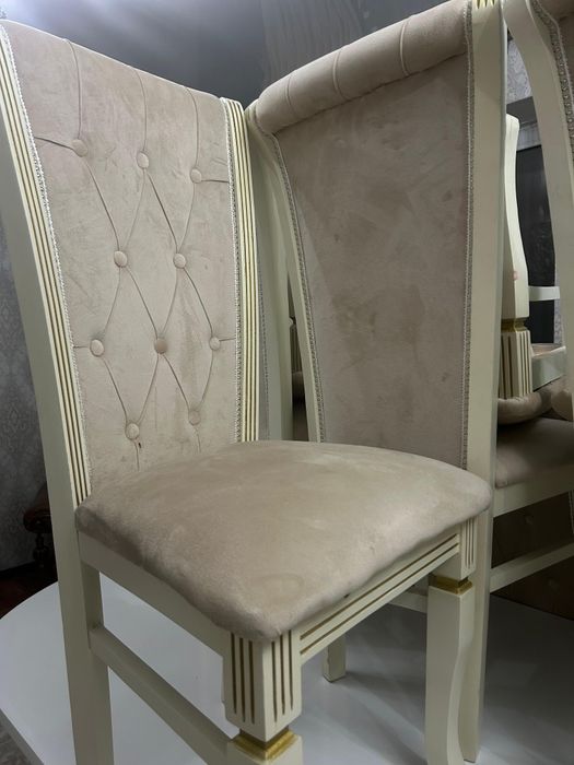 Стол со стульями