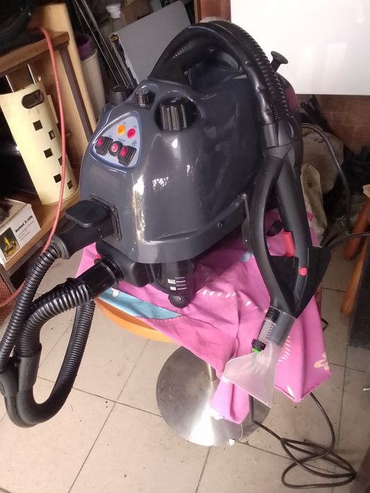 Vând aspirator cu injecție -abur