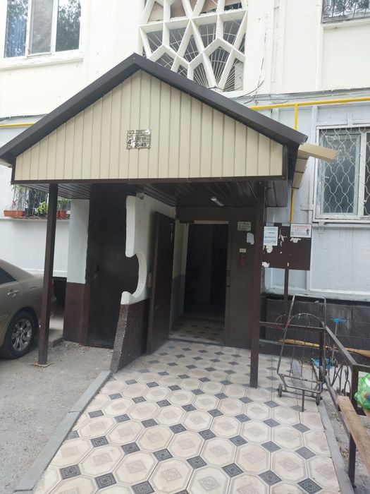 Продается 4 х комнатная кв