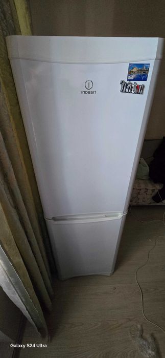 Indesit холодильник