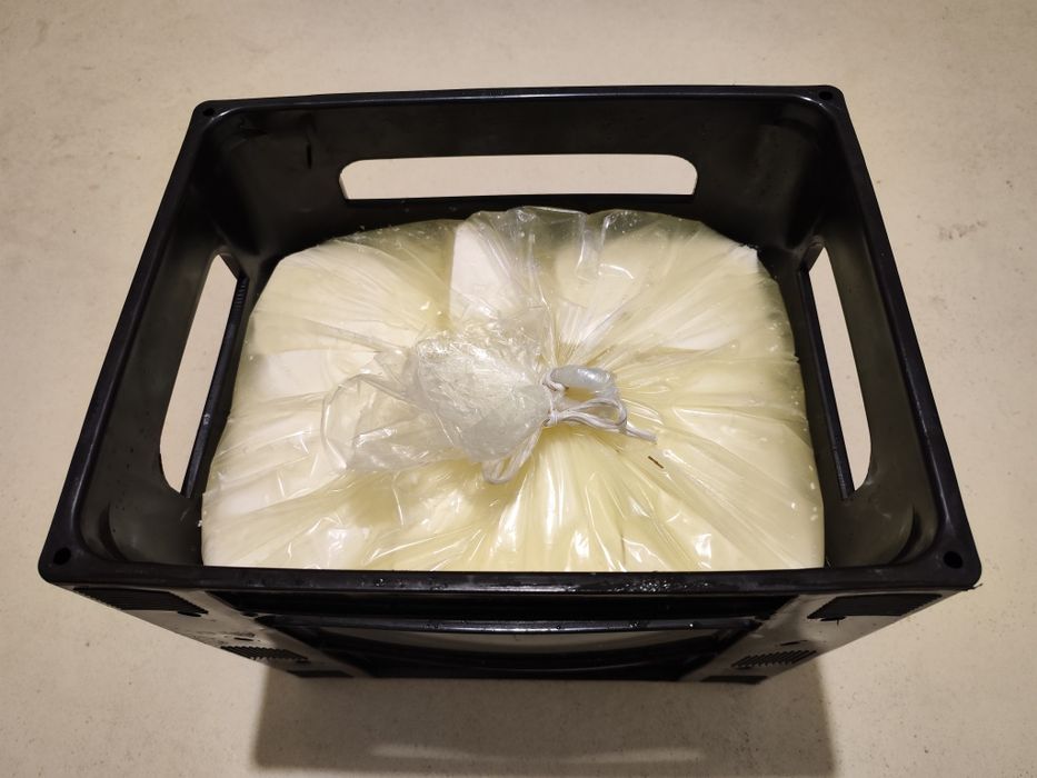 Branza de oaie din productia proprie a Mânăstirii