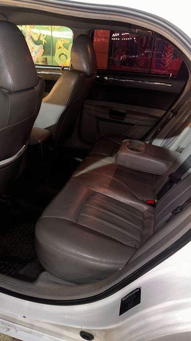 Chrysler 300C 2.7 V6
