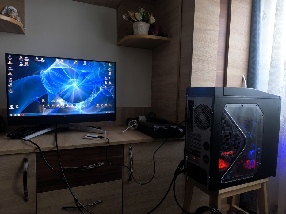 Sistem gaming i7 / 32 gb / ssd / placa video 4 gb