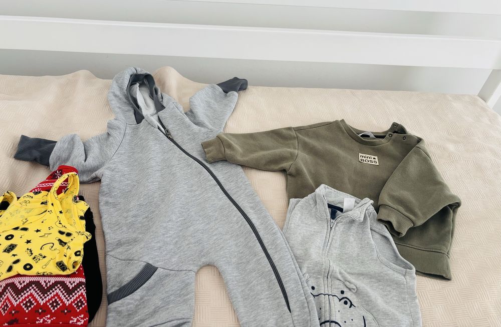 Отдам за шоколадку обувь и одежду