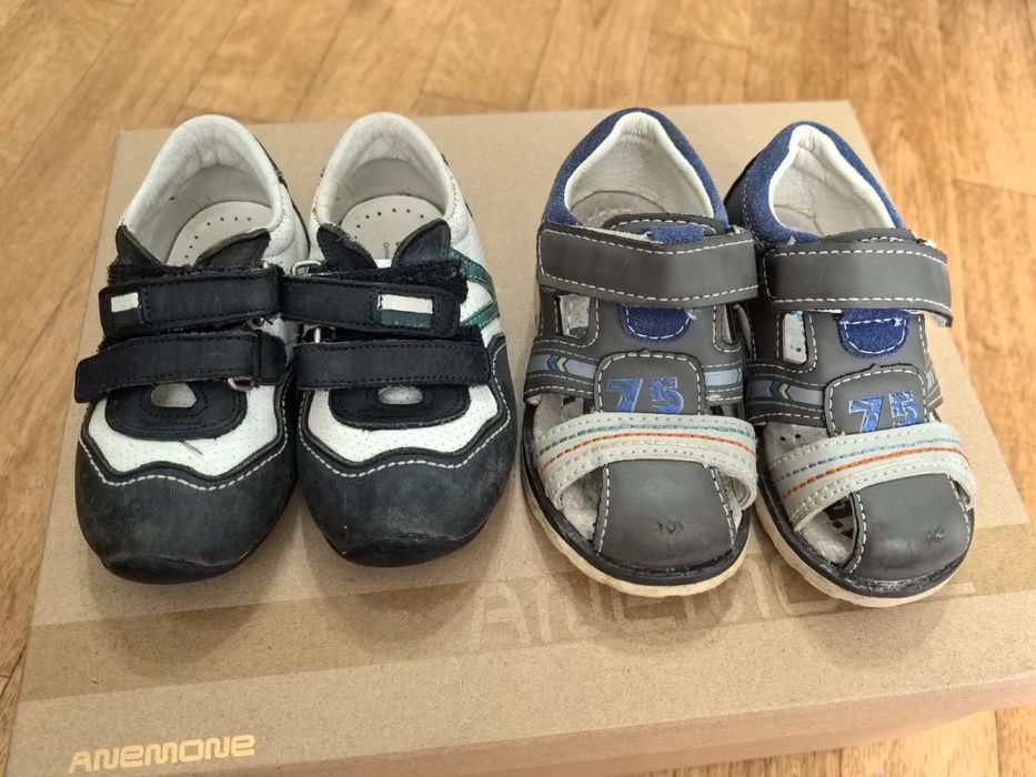 Продам кроссовки и сандали на мальчика