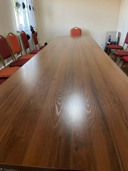 Обычный стол здавижной