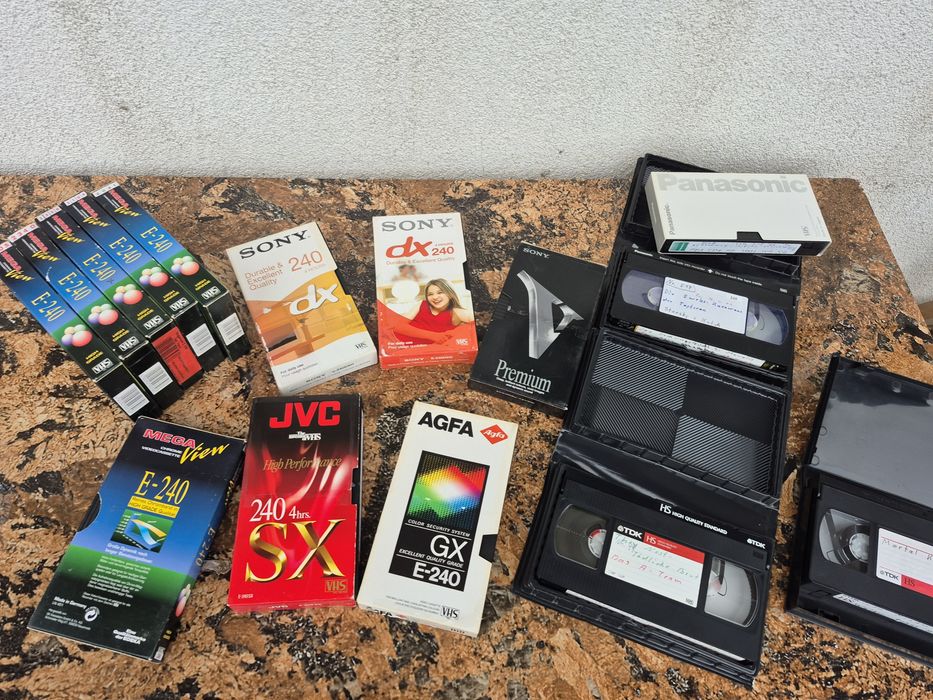 Vând colecție 15 casete originale,Sony,Agfa,Mega view 240 minute filme