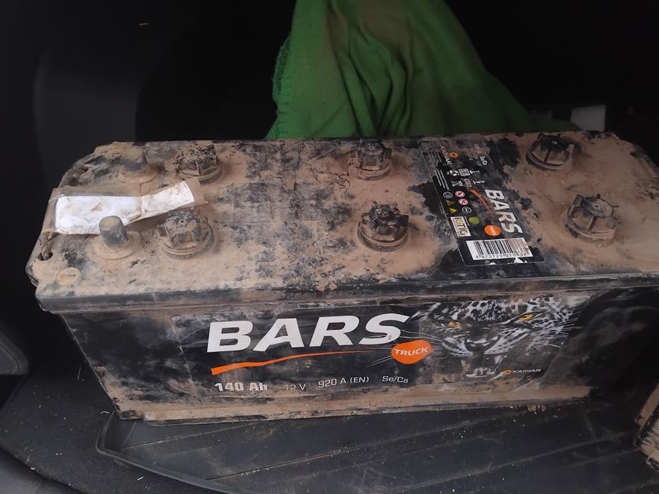 Продам 2 аккумулятора