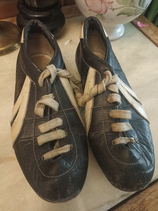 Футболни бутонки