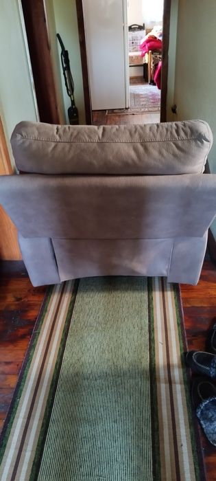 Продавам футиол.