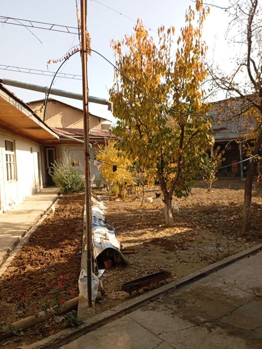 Уй сотилади.Срочна