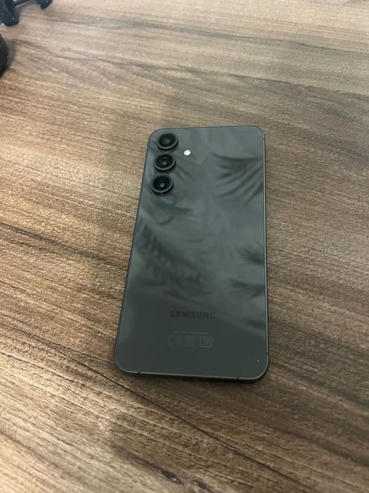 Продам Samsung s24fe