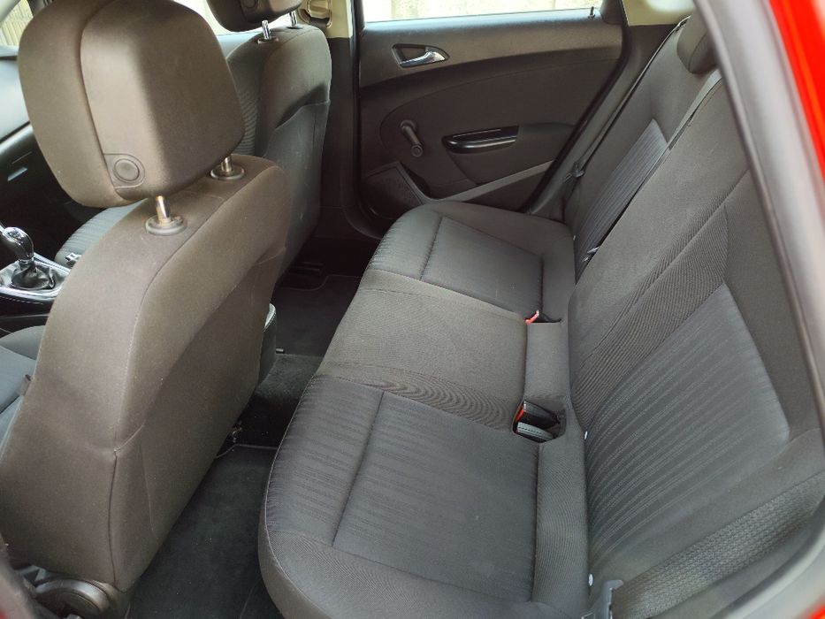 Opel Astra J /Euro 5 motor 1.4 benzina 86 cai /an 2010