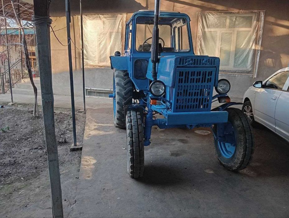 Трактор сотилади