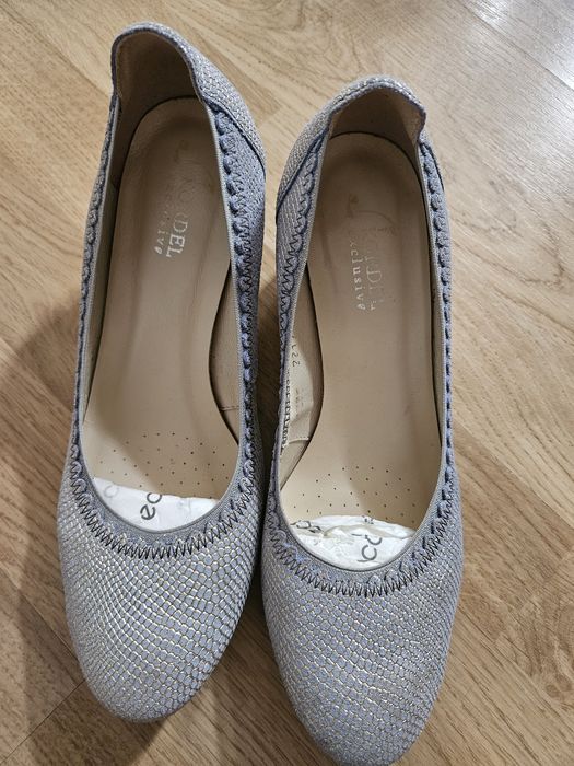 Pantofi damă Kordel mărimea 38 –eleganți, foarte comozi, stare excelen