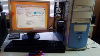 Компютър с монитор +ДВД записвачка