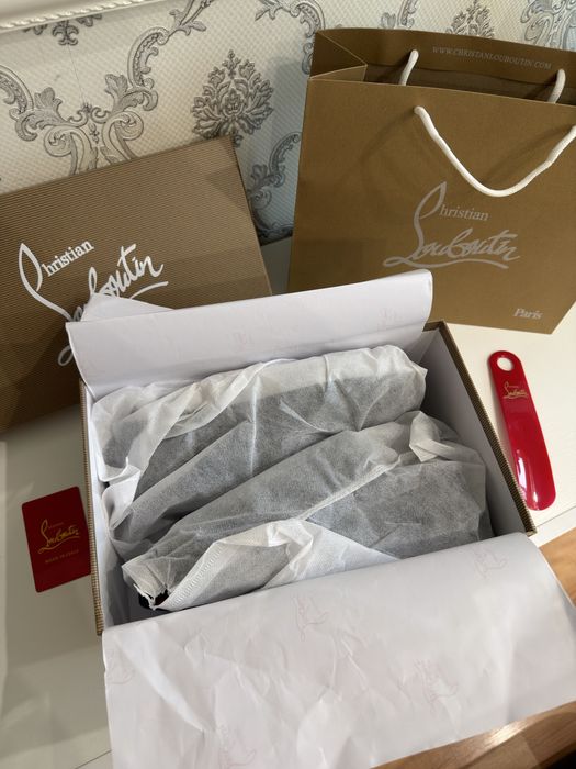 Christian Louboutin обувки