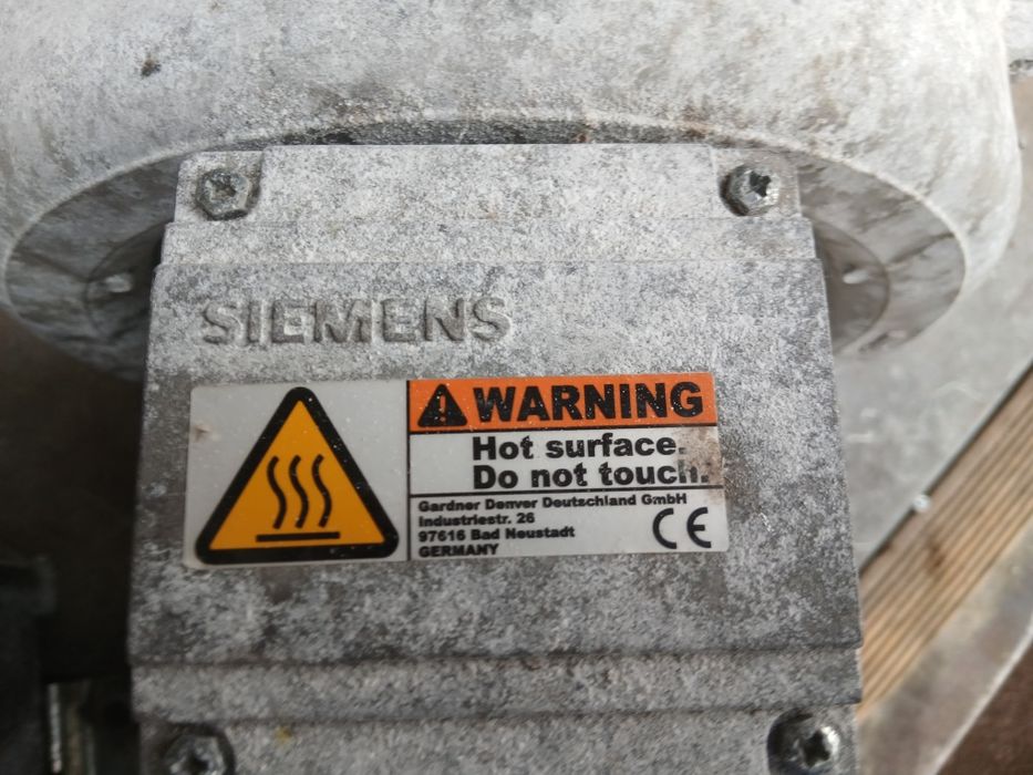 Продавам вентилаторни вакуум помпи/ компресории