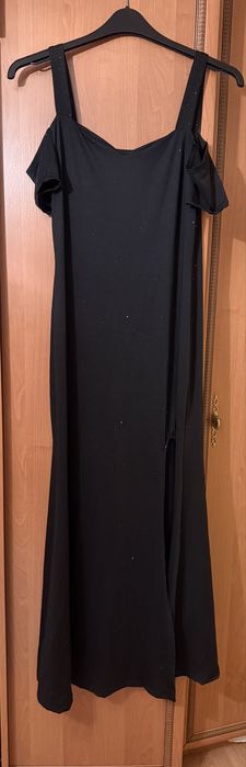 Vand rochii elegante, pretul este per bucata