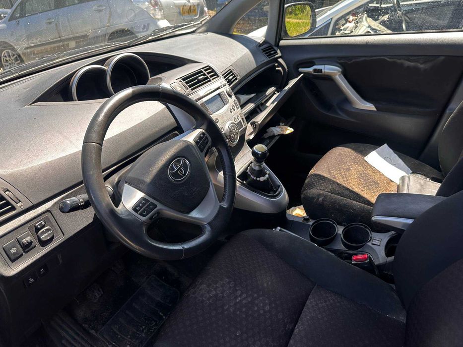 На части Toyota Verso 2.0 дизел 126 к.с., 2009 година